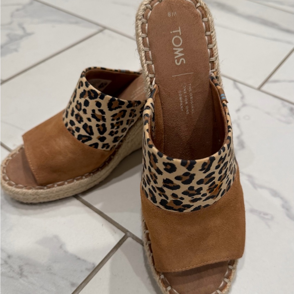 TOMS Leopard-Accent Tan Suede Espadrille Wedge Slides